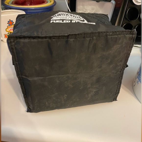 Knoxville Raceway Soft sided 6 pack can cooler - Picture 6 of 6